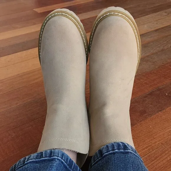 NWOT Nicole Miller New York Tan Pocas Wedge Lug Platform Chelsea Boots Size 9 - Picture 5 of 16